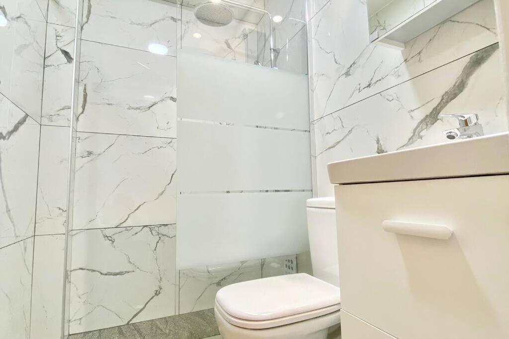 Ev Zin - Modern, Cozy, 1 Bed, Pool, 2 Balconies, A105 Apartment Paphos ภายนอก รูปภาพ